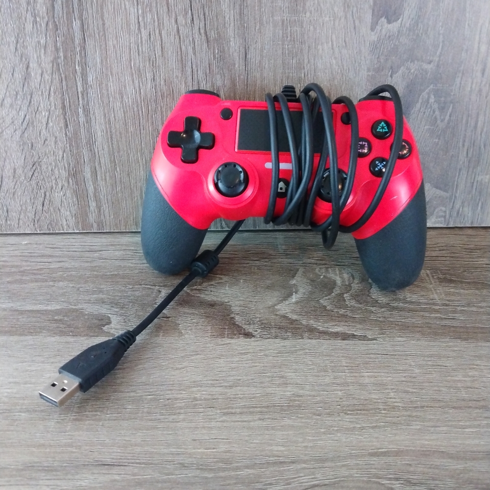 TTX Tech Champion Red/Black Game Controller